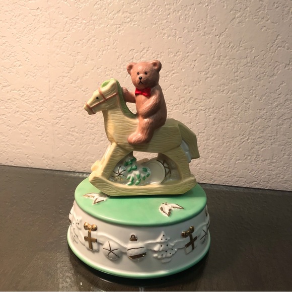 Musical  “The First Noel” 🎶 Teddy Bear on a Rocking Horse - Picture 1 of 7